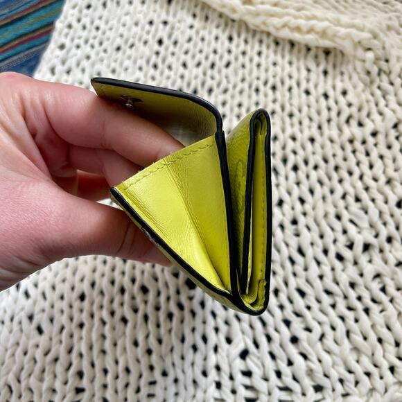 Louis Vuitton Discovery Compact Wallet Monogram Virgil Taigalama Tri-fold Yellow - Picture 16 of 16